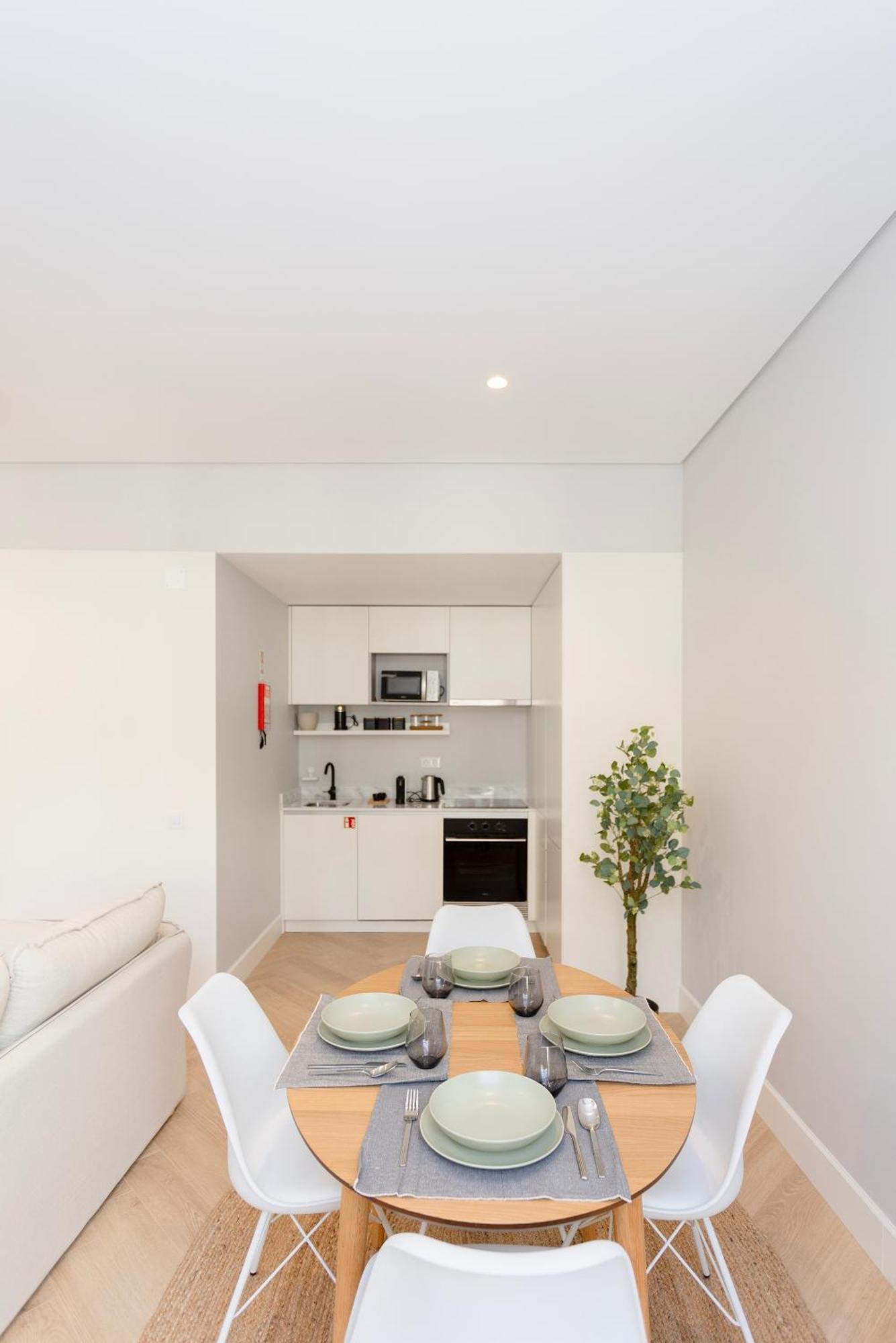 Liiiving In - Luxury Design Apartment