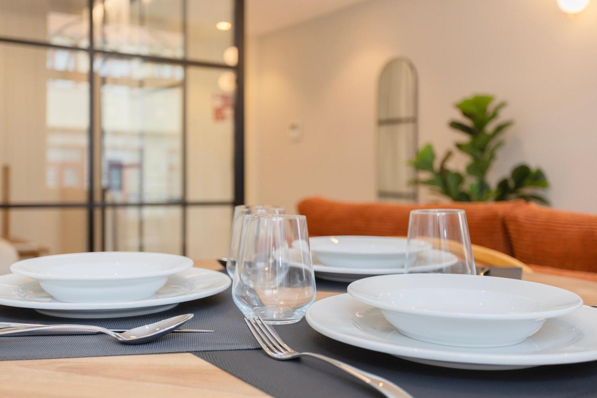 Liiiving In - Luxury Design Apartment *