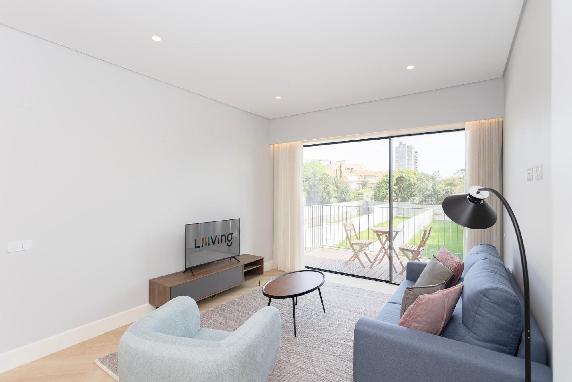 Liiiving In - Luxury Design Apartment