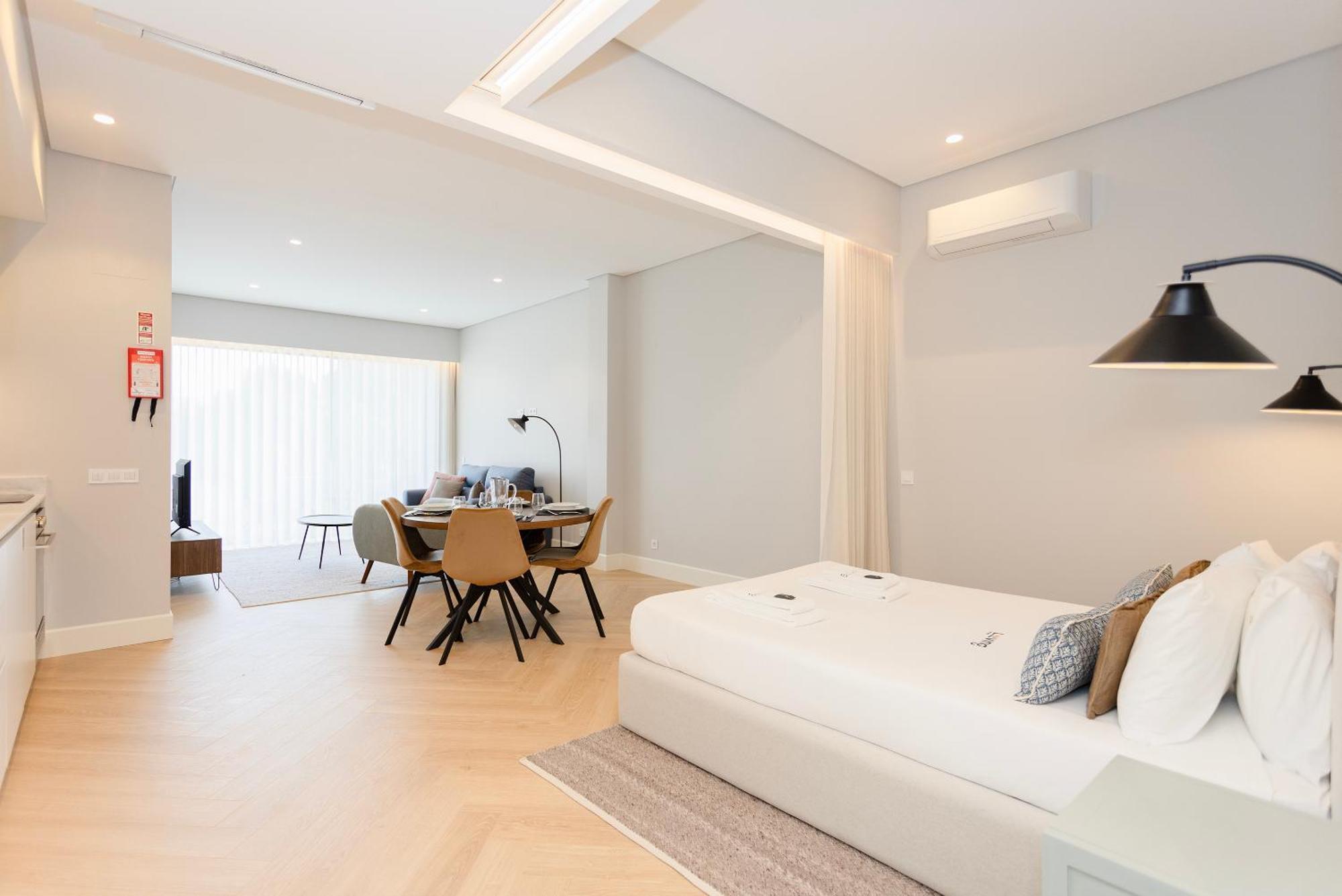 Liiiving In - Luxury Design *